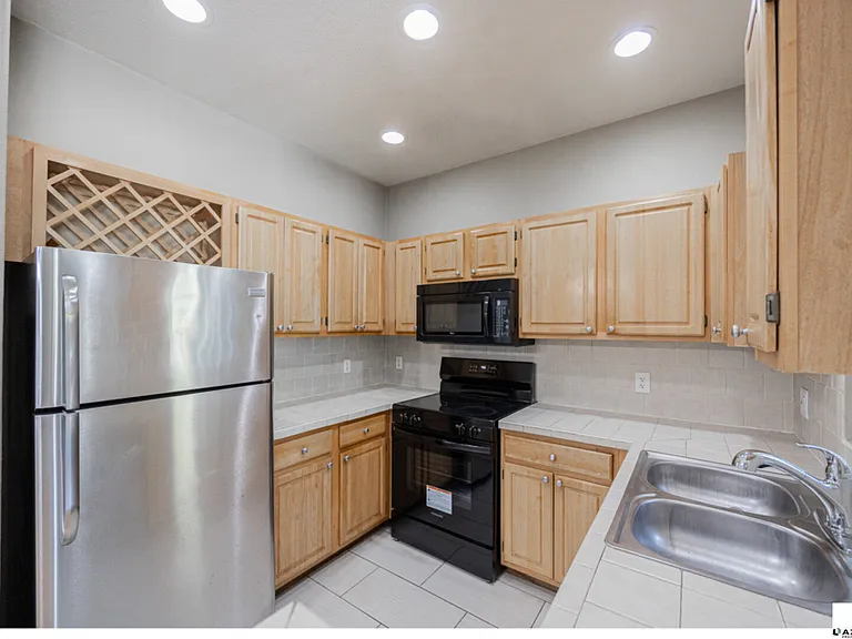 2929 W Yorkshire Dr #1110 — Photo 9