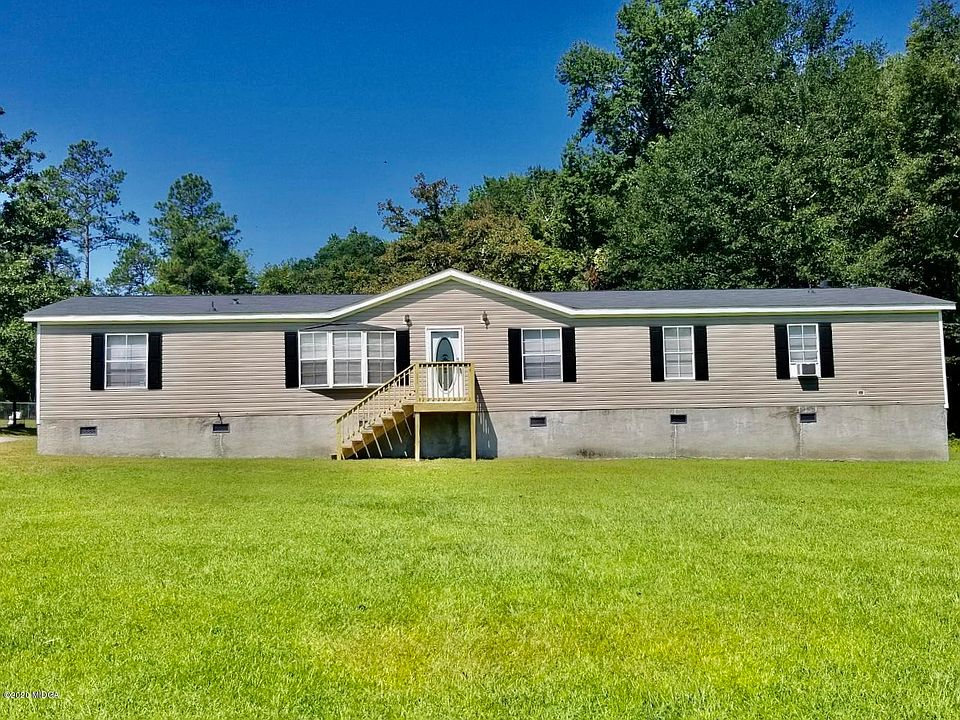 1st image of 144 Briar Creek Trl