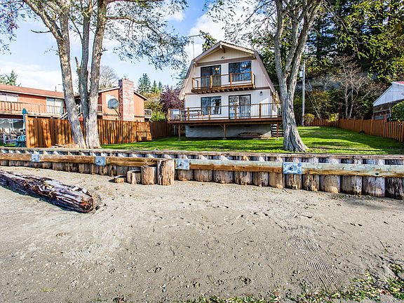 4th image of 18506 Soundview Dr NW