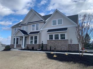 8396 Scenic View Dr, Breinigsville, PA 18031