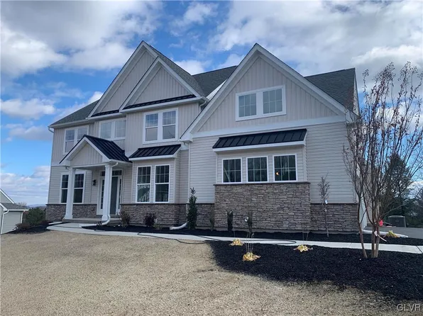 8396 Scenic View Dr, Breinigsville, PA 18031