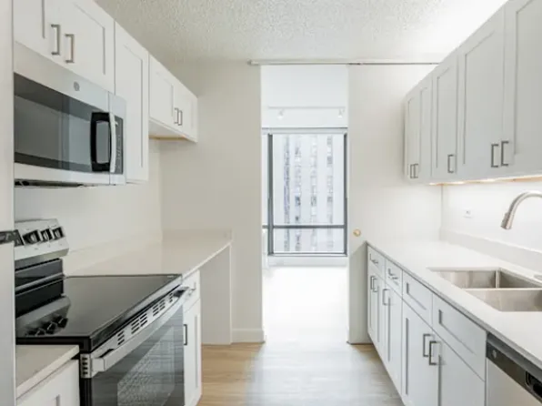 223 S Wacker Dr #2110, Chicago, IL 60606