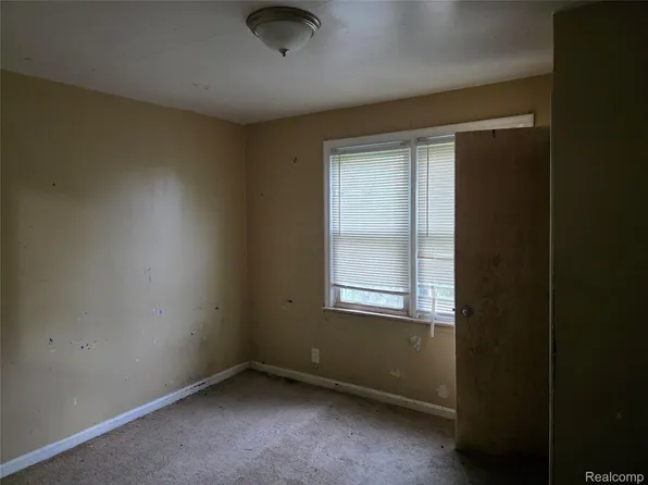 6300 Penrod St, Detroit, MI 48228