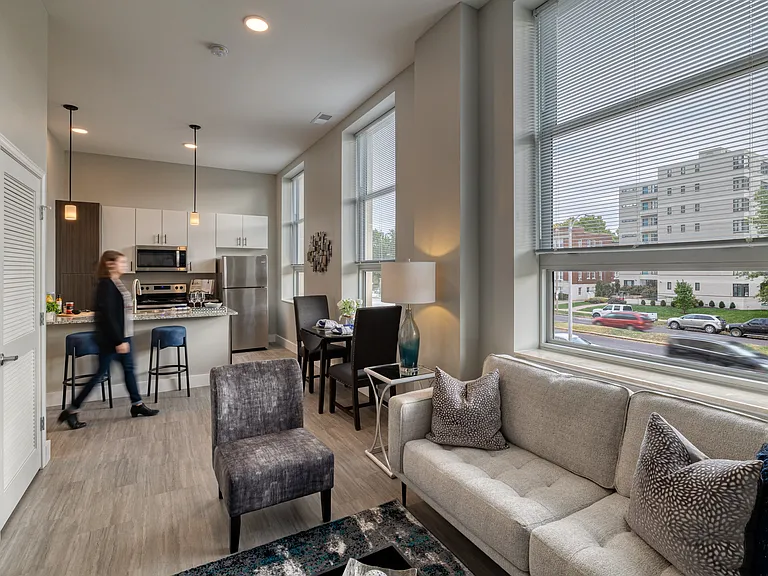 Residences at Delmar Divine — Photo 4