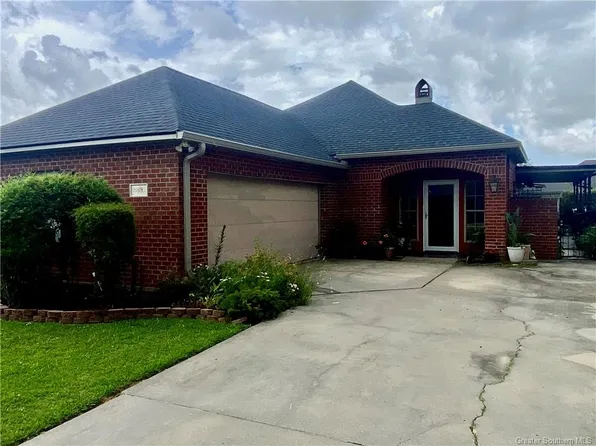 2831 S Locke Point Dr, Lake Charles, LA 70605