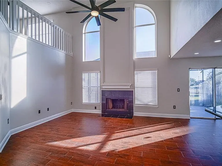 1020 Woodsong Way — Photo 4