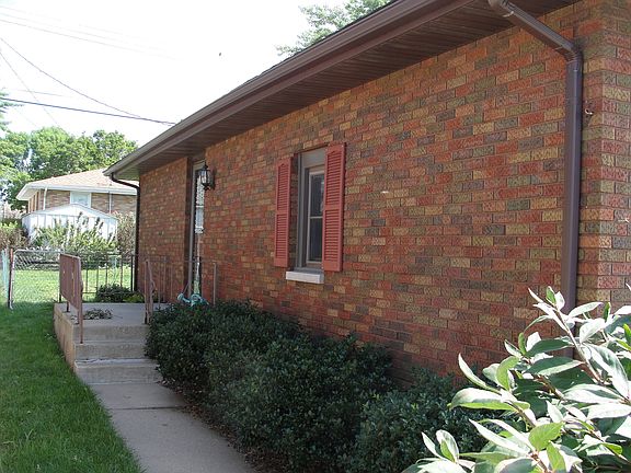 5th image of 3629 Briarwood Dr