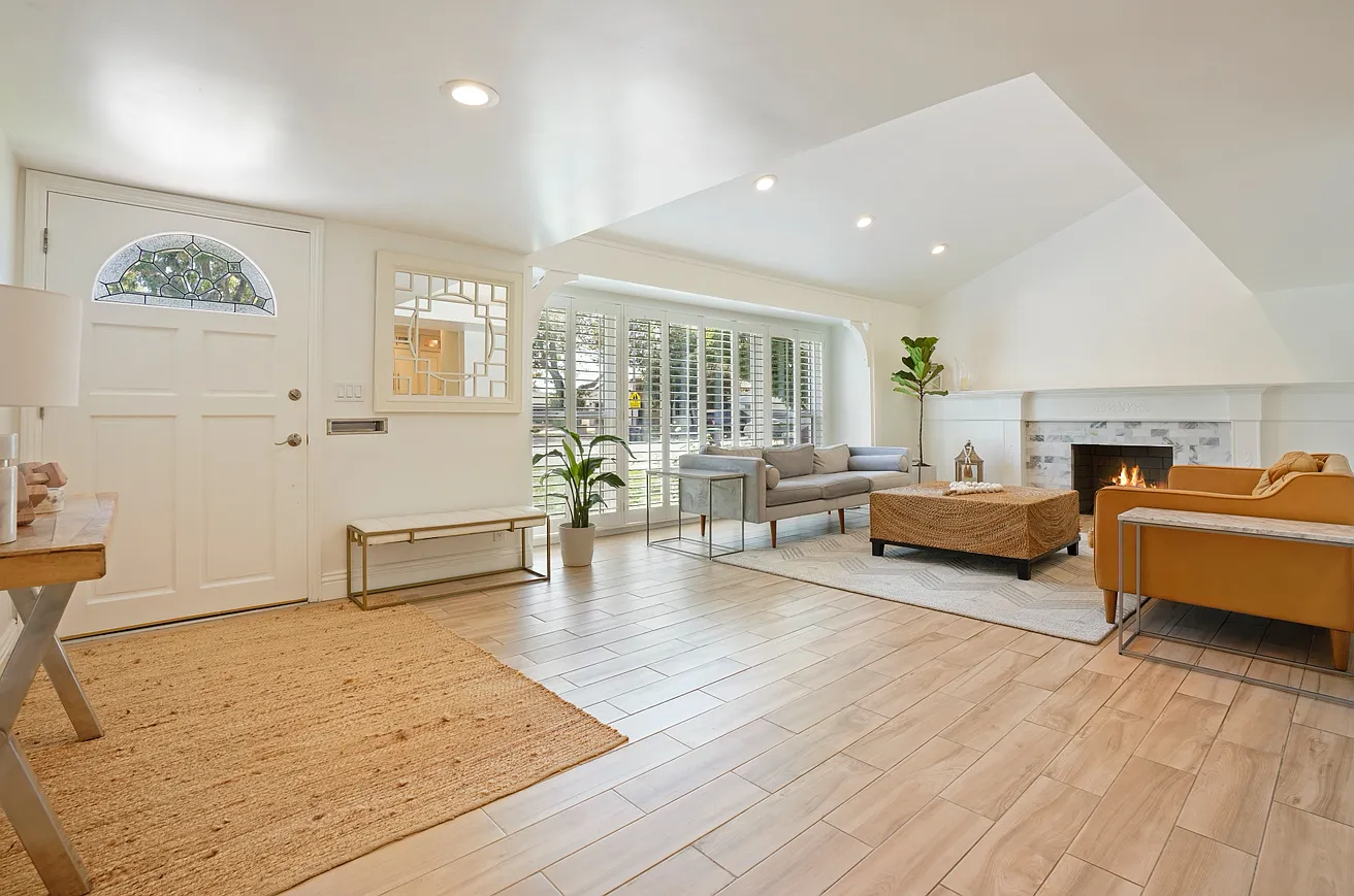 5 bed, 2850 sqft, $7,500 — Photo 3