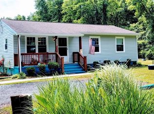 1992 Town Bridge Rd, Urbanna, VA 23175