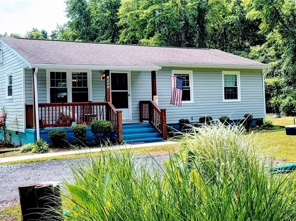 1992 Town Bridge Rd, Urbanna, VA 23175