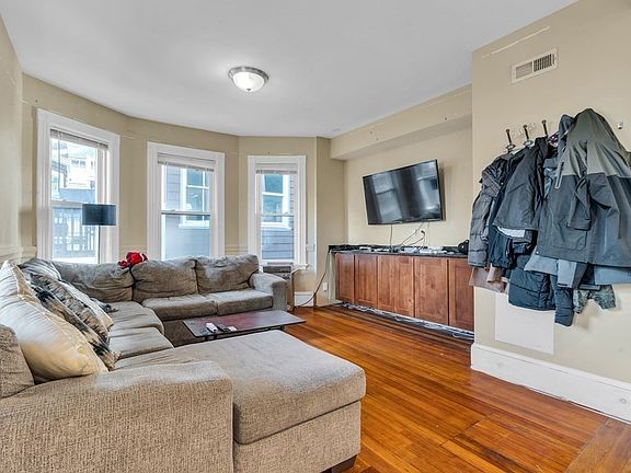 3rd image of 180 Saint Alphonsus St #2