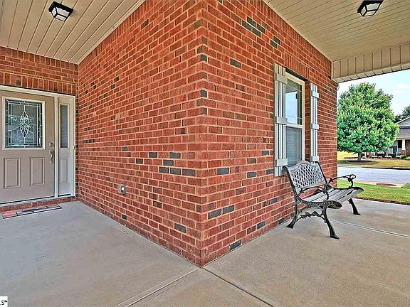 5th image of 300 Ashbrook Ln