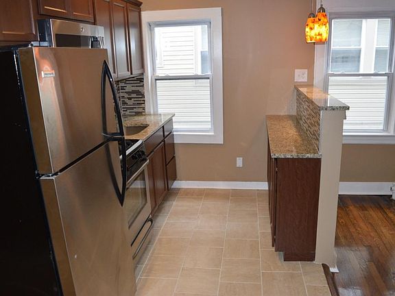 3rd image of 14 Jefferson Ave APT 4
