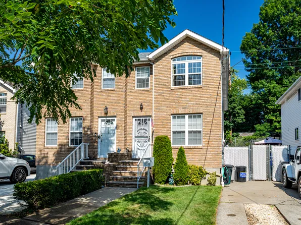 132 South Railroad Avenue image 1 of 33