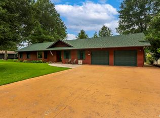 121 Merry Acres Ln, Carterville, IL 62918