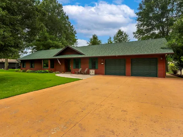 121 Merry Acres Ln, Carterville, IL 62918