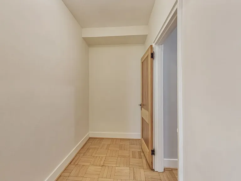 1010 25th St NW #101 — Photo 15