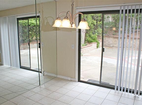 looking to yard from dining area