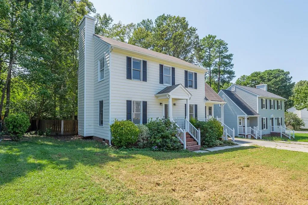8915 Castle Point Drive — Photo 2