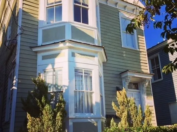 140 Spring St APT A, Charleston, SC 29403