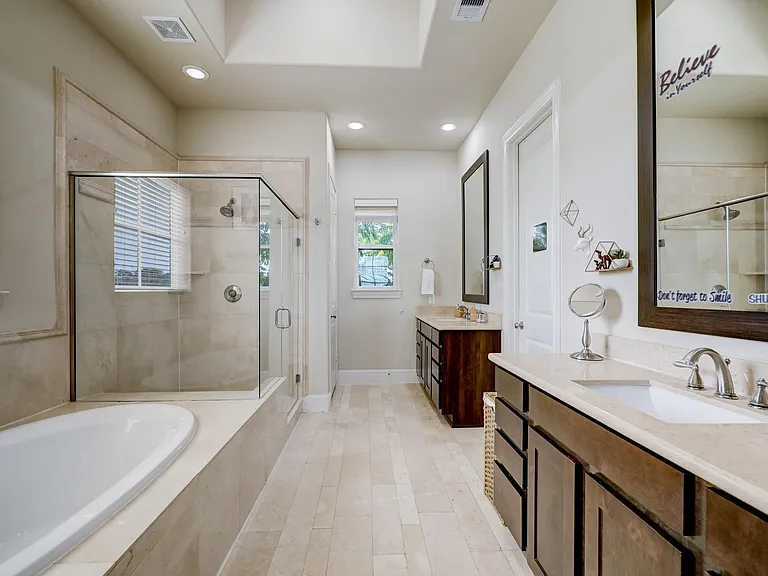8932 Lakeshore Bend Dr — Photo 12