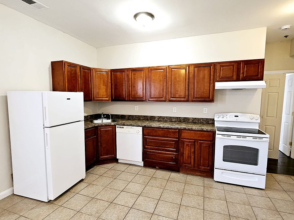 1st image of 77 Tillinghast St #1A