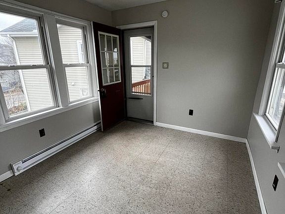 3rd image of 210 Fairchild St #2
