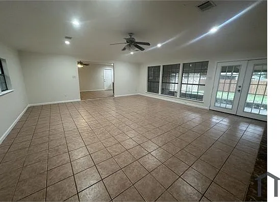 704 Clebud Dr — Photo 3