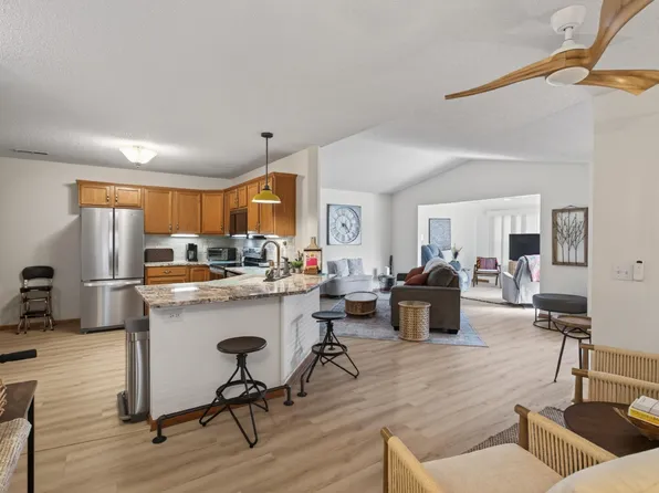 836 Roundhouse St, Shakopee, MN 55379