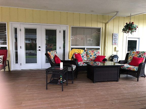 2nd image of 8637 University Point Cir NE
