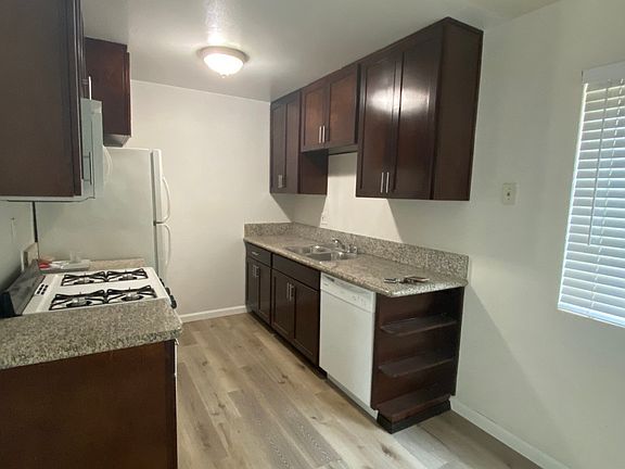 4th image of 3935 Mississippi St Unit B