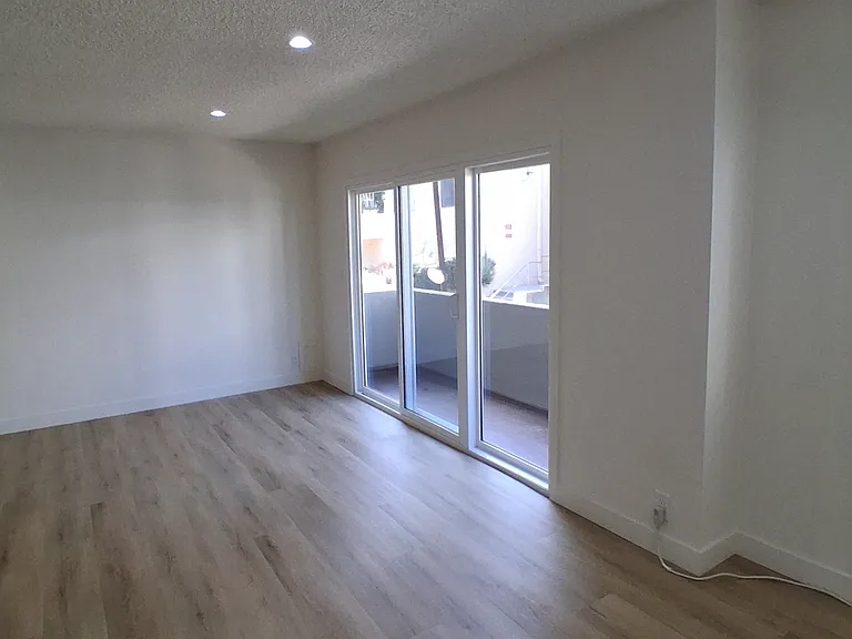 7245 Franklin Avenue — Photo 11
