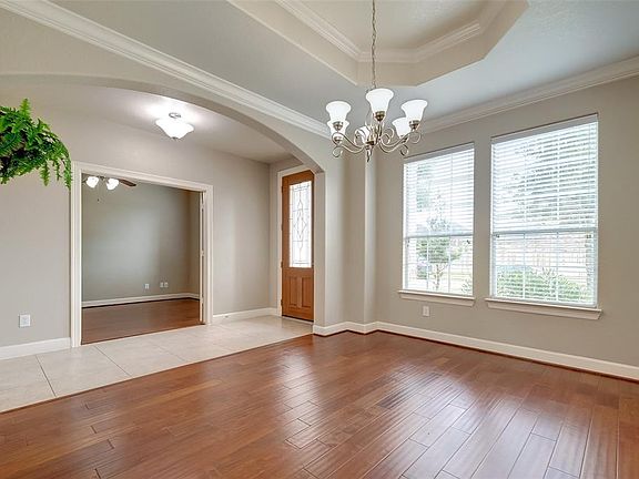 5th image of 4607 Decker Dr