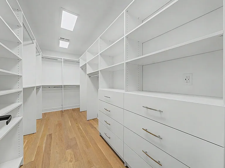 67 Westervelt Pl — Photo 18