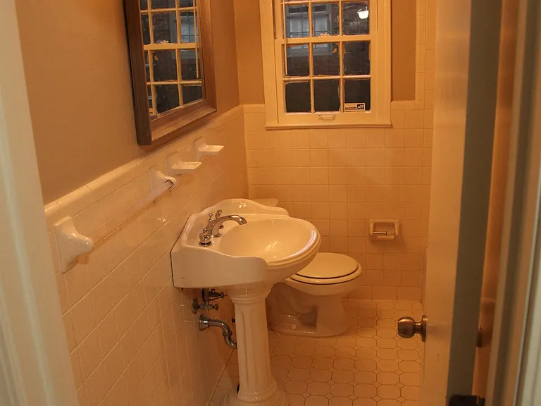 1231 Heritage Dr — Photo 16
