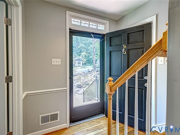 3rd image of 2608 Roaringbrook Dr