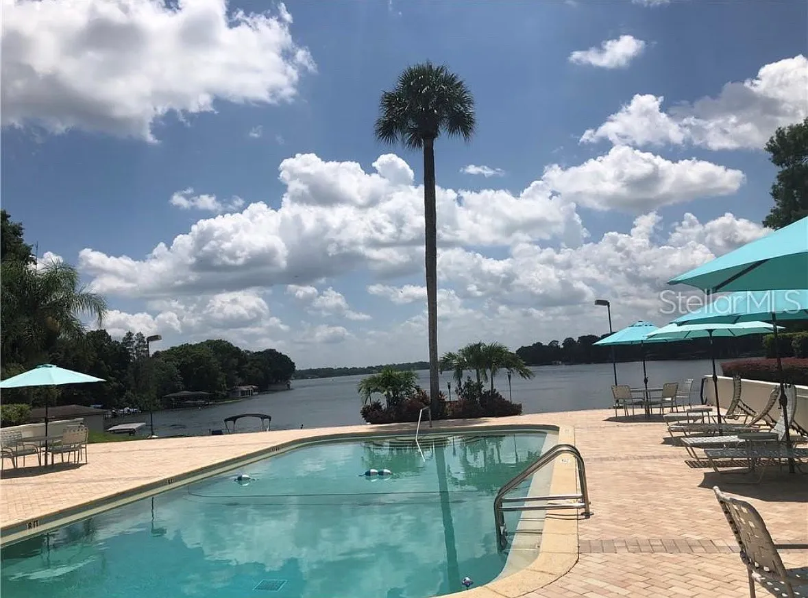 2 bed, 952 sqft, $2,500 — Photo 2