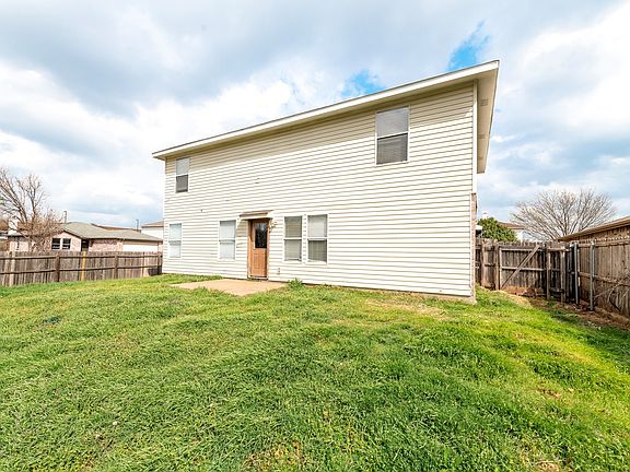 3rd image of 7900 Canoe Ridge Ln