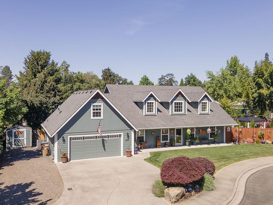 1st image of 1074 SE Christie Pl