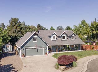 1074 SE Christie Pl, Grants Pass, OR 97526
