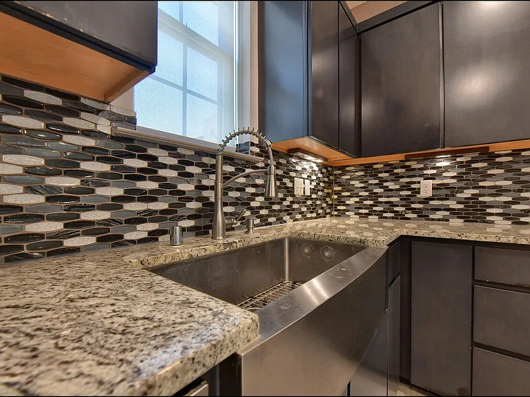 312 Vin Almoradi Ct — Photo 16