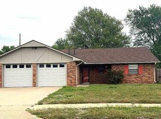 2321 Glenmore Place Dr, Ponca City, OK 74601