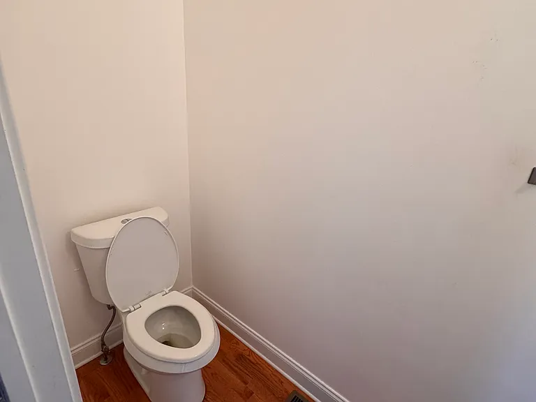 1454 Montclair Ct — Photo 5