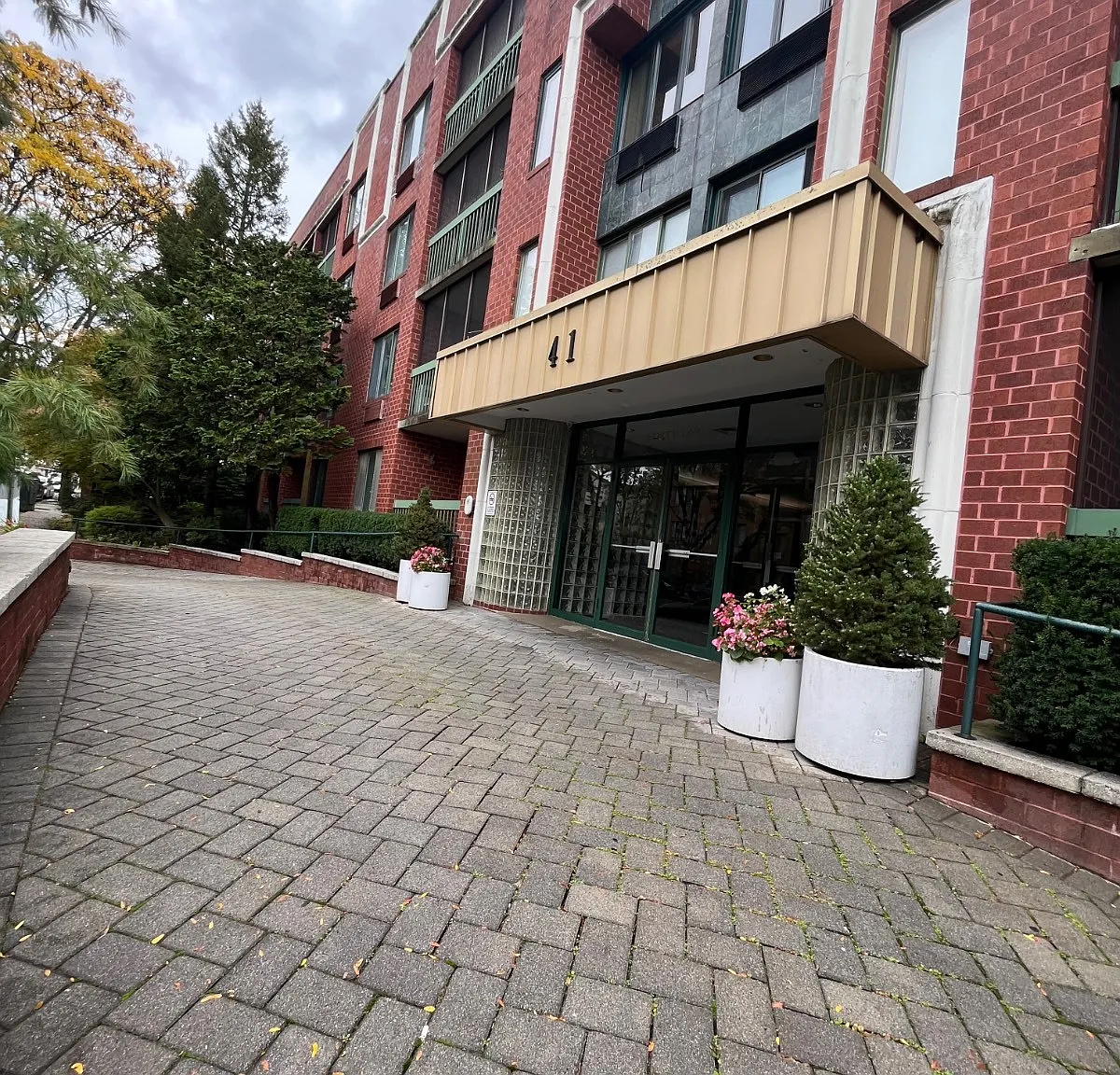 Studio, 1.0 bath, 652 sqft, $1,960 — Photo 1