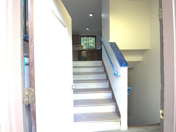 3rd image of 1834 NE Serpentine Pl