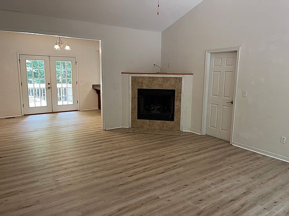 2nd image of 115 Hidden Valley Trl N