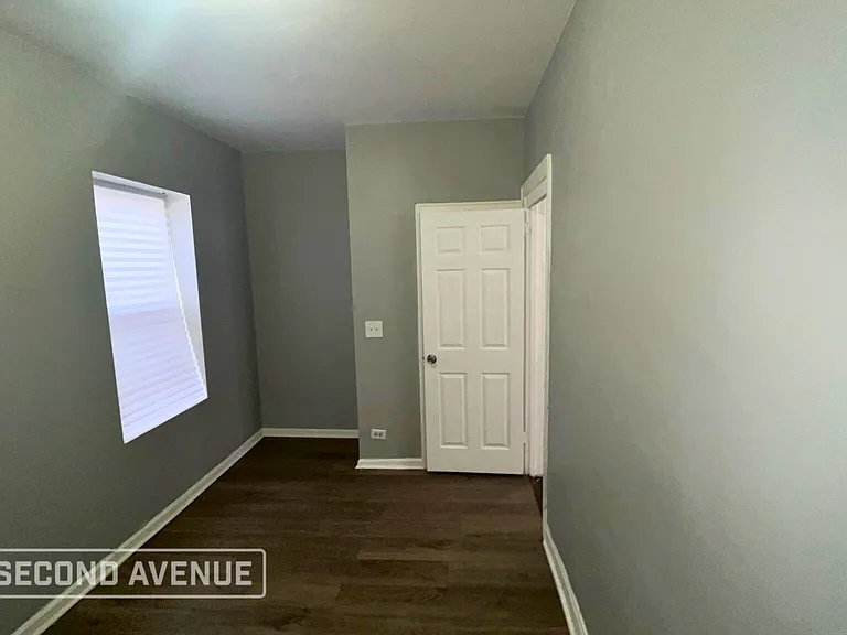 7555 S Prairie Ave — Photo 8