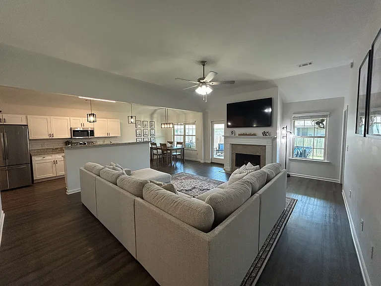 74 Nottingham Way — Photo 4