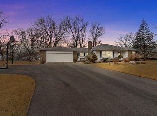 22 Inverness Ln, Longmeadow, MA 01106