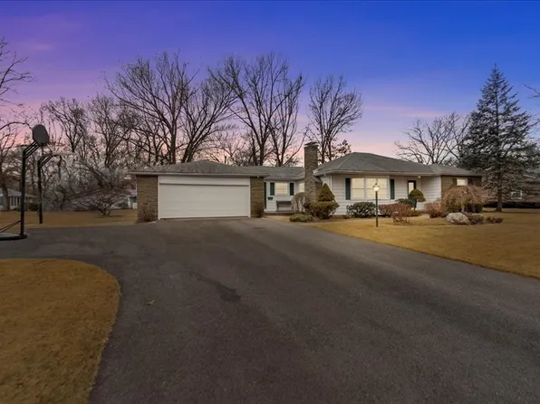 22 Inverness Ln, Longmeadow, MA 01106